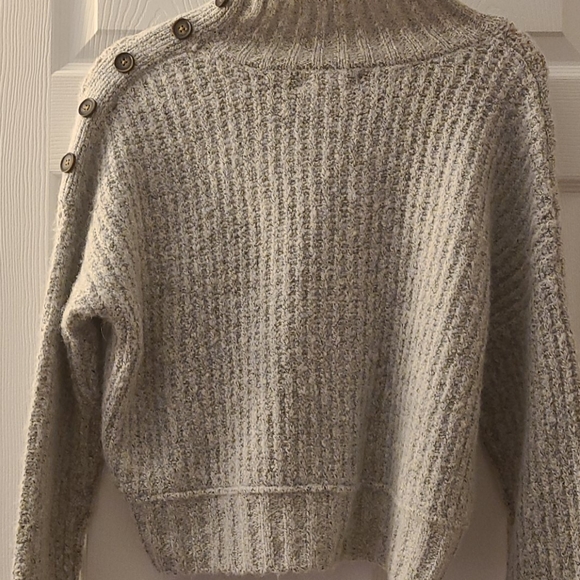 Sweater - Picture 3 of 3